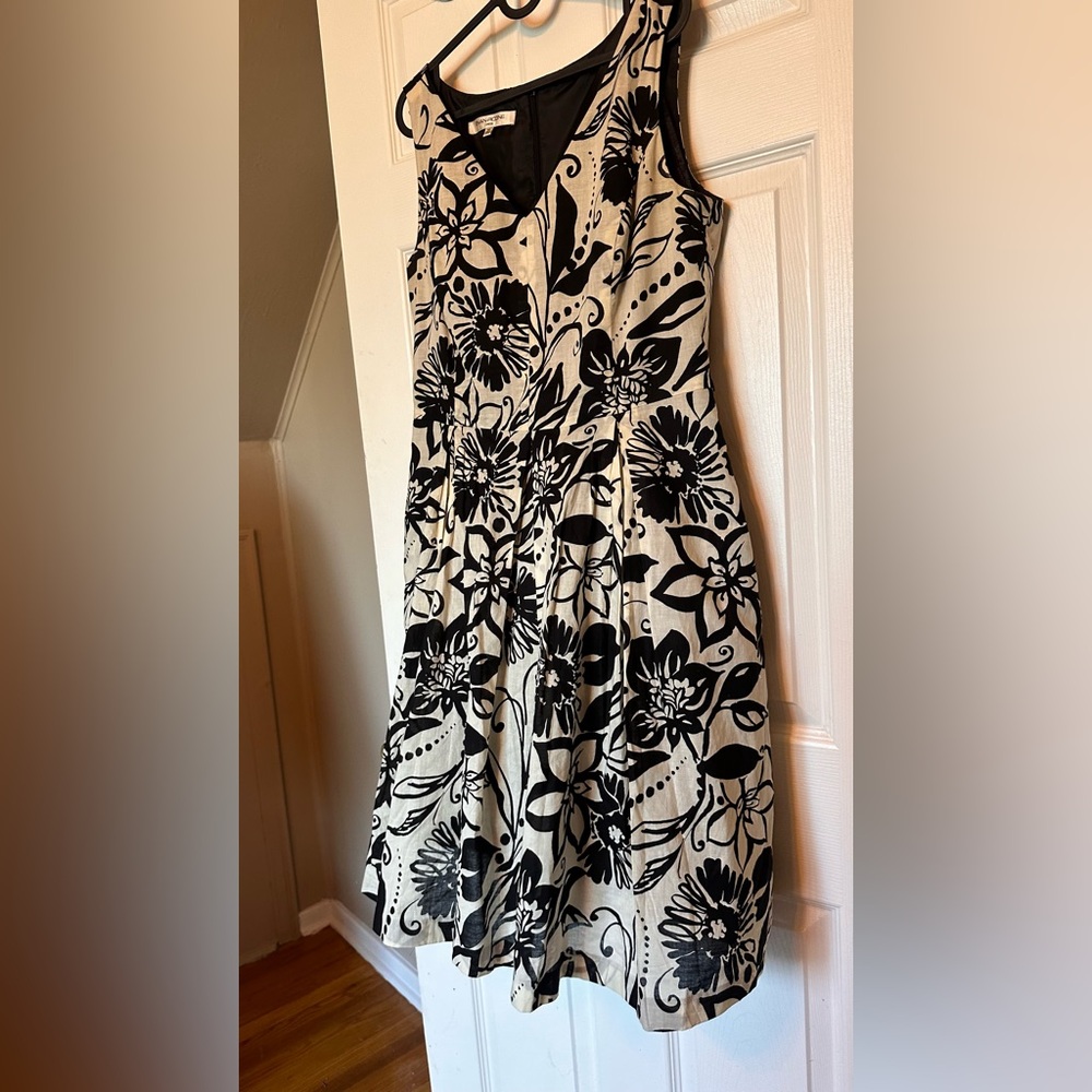 💙 Evan Picone - Size 12 - Floral Black and Cream Dress - Picture 4 of 4